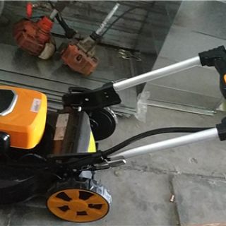 82V5AH鋰電池草坪機(jī)，20寸加厚鋼底盤，帶自走功能，靜音環(huán)保高效